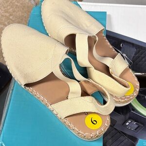Lucky Brand Tan Espadrille Flats